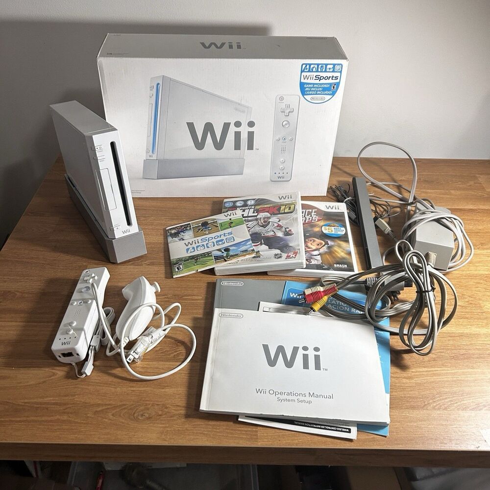 Nintendo Wii Console Boxed Bundle - RVL-001 GameCube Compatible